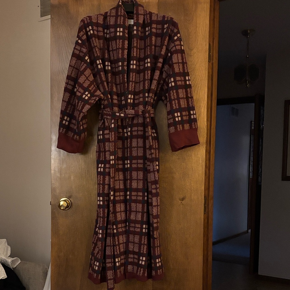 THE GREAT. Burgundy Plaid Long Sleeve robe size 2/3
